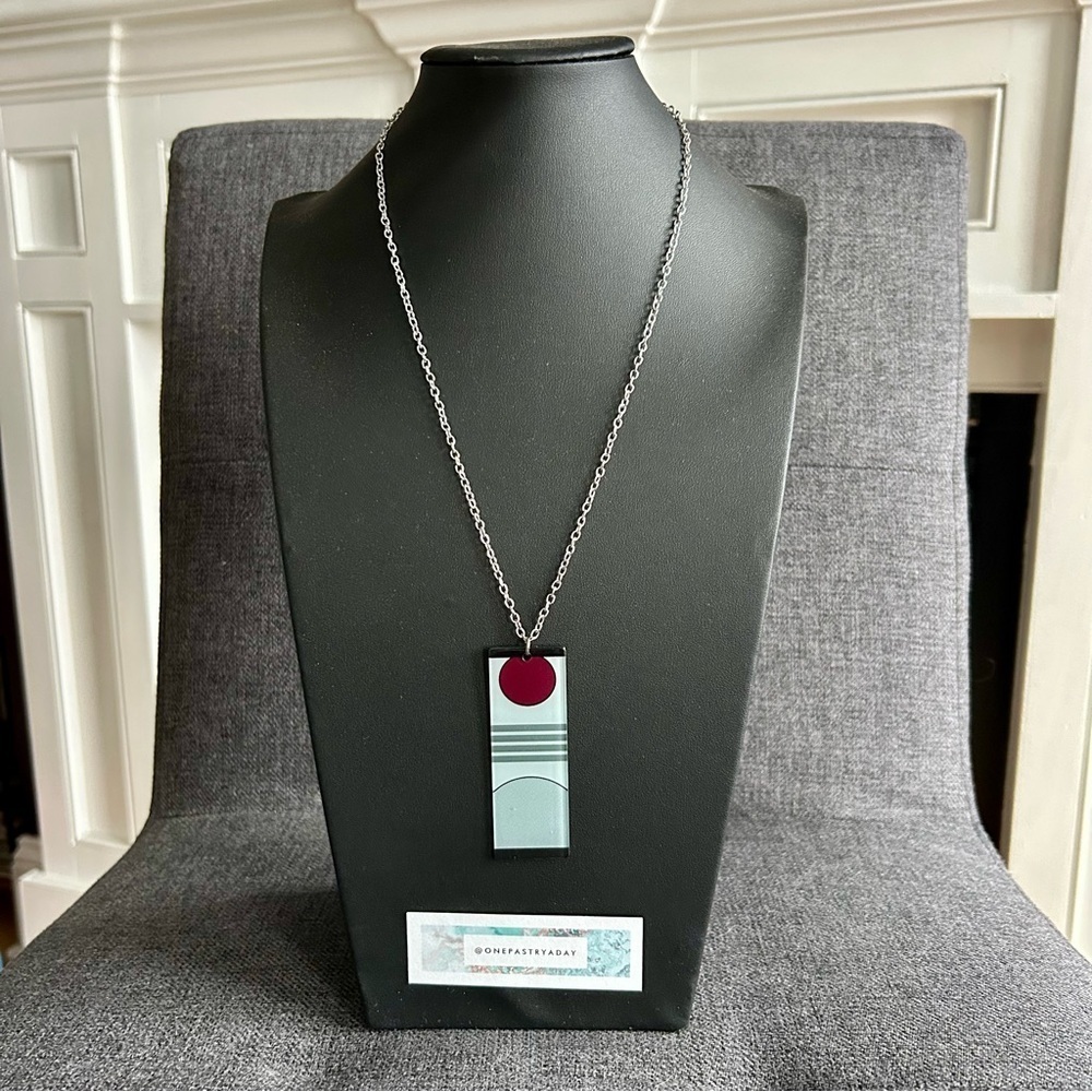 Retro Abstract Patterned Acrylic Necklace, Gray, Black, Red